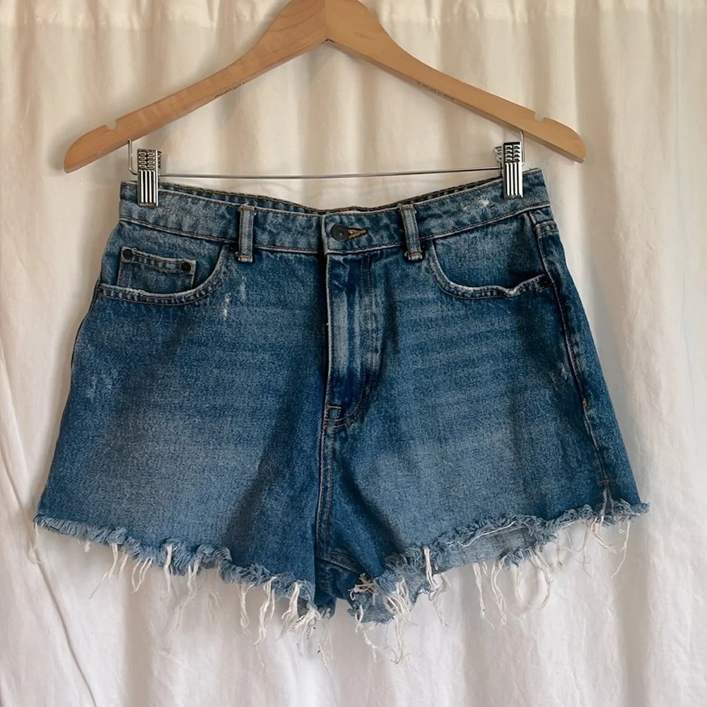 Zara The High Waist Short Cut Off Fraying Medium Wash Denim Jean Shorts